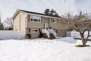 231 3rd St, Lindenhurst, NY 11757 - Photo 15