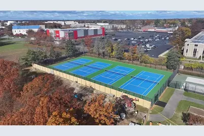 101 Spruce Avenue, Bethpage, NY 11714 - Photo 9