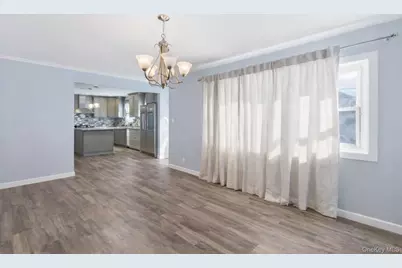 101 Spruce Avenue, Bethpage, NY 11714 - Photo 17