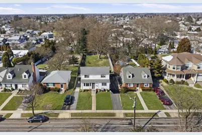 101 Spruce Avenue, Bethpage, NY 11714 - Photo 37