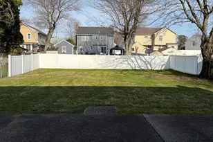 2191 Walsall St, Seaford, NY 11783 - Photo 17