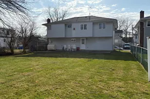 2191 Walsall St, Seaford, NY 11783 - Photo 15