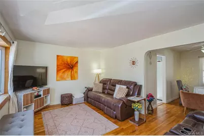 20 Iris Avenue, Merrick, NY 11566 - Photo 3