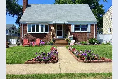 20 Iris Avenue, Merrick, NY 11566 - Photo 1