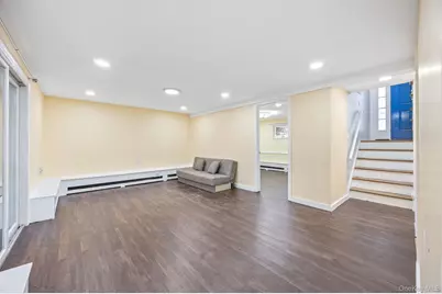 14 Hilton Court, Hicksville, NY 11801 - Photo 11