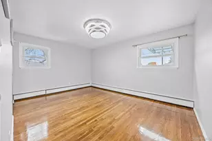 14 Hilton Ct, Hicksville, NY 11801 - Photo 7