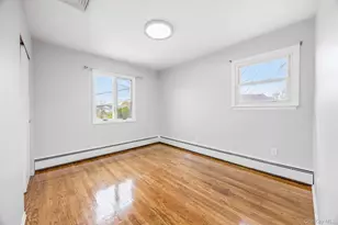 14 Hilton Ct, Hicksville, NY 11801 - Photo 9