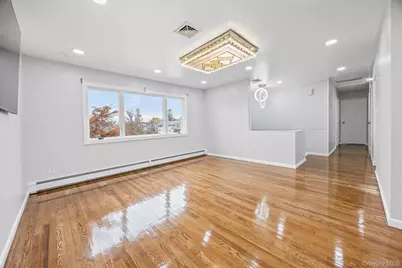 14 Hilton Court, Hicksville, NY 11801 - Photo 3