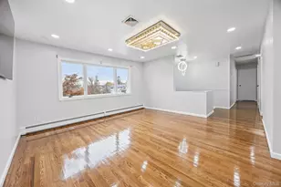 14 Hilton Ct, Hicksville, NY 11801 - Photo 3