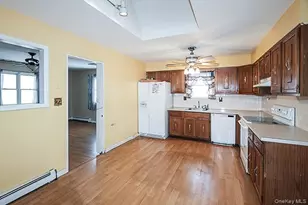 6 Oakdale Ave, Selden, NY 11784 - Photo 9