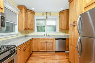 442 River Rd, Nissequogue, NY 11780 - Photo 9