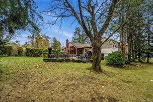 123 Robby Ln, Manhasset Hills, NY 11040 - Photo 23