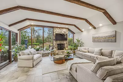 123 Robby Lane, Manhasset Hills, NY 11040 - Photo 7