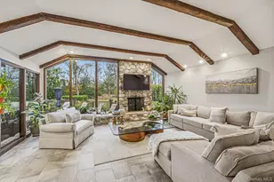 123 Robby Ln, Manhasset Hills, NY 11040 - Photo 7