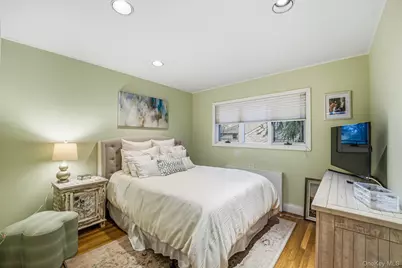 123 Robby Lane, Manhasset Hills, NY 11040 - Photo 17