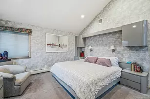 123 Robby Ln, Manhasset Hills, NY 11040 - Photo 15