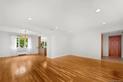 2716 Hewlett Avenue, Merrick, NY 11566 - Photo 5