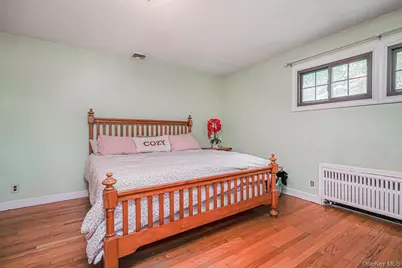 4 Brentwood Avenue, New York, NY 10301 - Photo 19