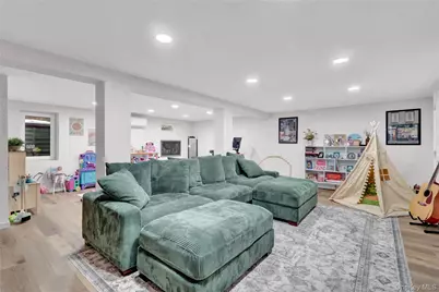 2642 Clovermere Road, Oceanside, NY 11572 - Photo 17