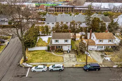 17 Whitehall Lane, New Hyde Park, NY 11040 - Photo 3