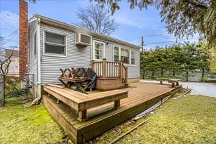 17 Whitehall Ln, New Hyde Park, NY 11040 - Photo 19