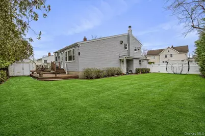 17 Whitehall Lane, New Hyde Park, NY 11040 - Photo 21