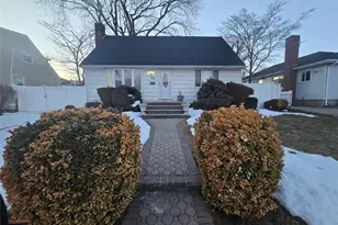 506 Froehlich Pl, Elmont, NY 11003 - Photo 1