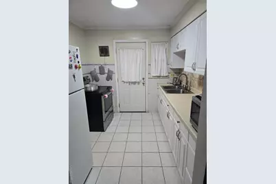 506 Froehlich Place, Elmont, NY 11003 - Photo 5