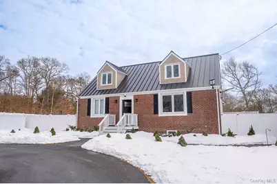 4 Riverside Avenue, Mastic Beach, NY 11951 - Photo 3