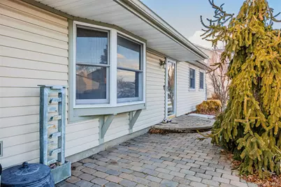 193 Glen Summer Road, Holbrook, NY 11741 - Photo 3