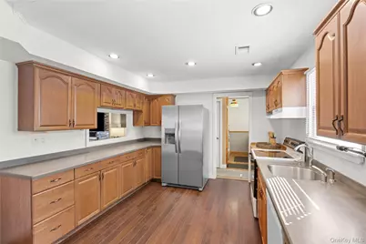 193 Glen Summer Road, Holbrook, NY 11741 - Photo 15