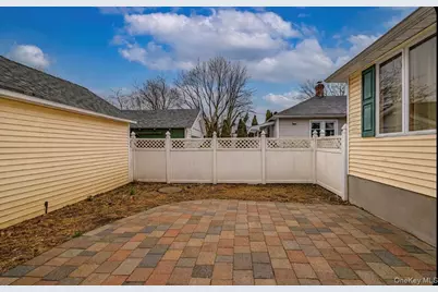 36 E 12th Street, Huntington Station, NY 11746 - Photo 13