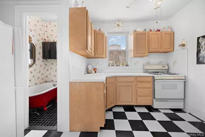 31-72 44th Street, Astoria, NY 11103 - Photo 7
