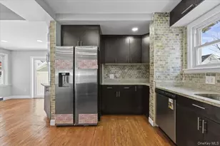 109-73 200th St, Saint Albans, NY 11412 - Photo 13