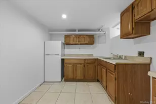 109-73 200th St, Saint Albans, NY 11412 - Photo 29