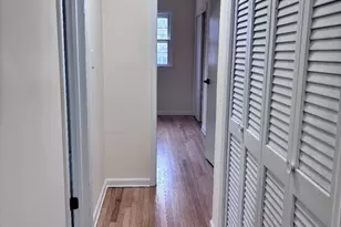 307 Norwalk Ave, Medford, NY 11763 - Photo 5