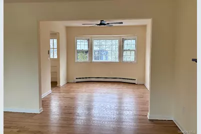 307 Norwalk Avenue, Medford, NY 11763 - Photo 7