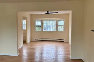 307 Norwalk Ave, Medford, NY 11763 - Photo 7