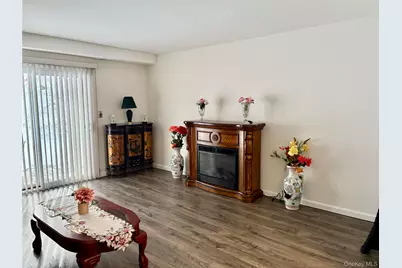 9 Willow Ct #9, Selden, NY 11784 - Photo 9