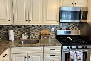 9 Willow Ct, Selden, NY 11784 - Photo 5