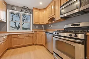 15-64 212th St, Bayside, NY 11360 - Photo 9