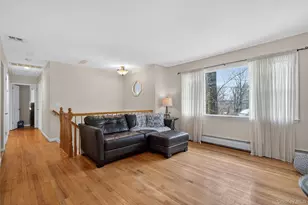 9 Eros Dr, Airmont, NY 10952 - Photo 7