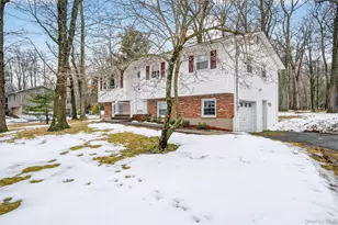 9 Eros Dr, Airmont, NY 10952 - Photo 3