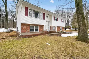9 Eros Dr, Airmont, NY 10952 - Photo 3