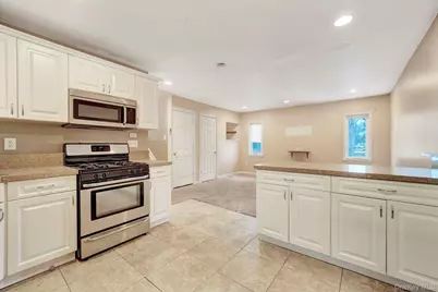 266 Ronkonkoma Avenue, Ronkonkoma, NY 11779 - Photo 23