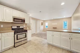 266 Ronkonkoma Ave, Ronkonkoma, NY 11779 - Photo 23