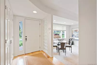 4 Newport Drive, Plainview, NY 11803 - Photo 11