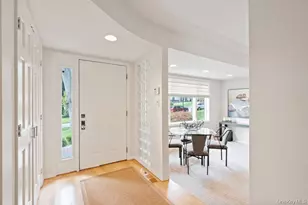 4 Newport Dr, Plainview, NY 11803 - Photo 11