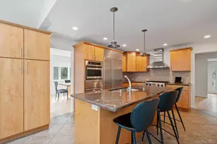 4 Newport Dr, Plainview, NY 11803 - Photo 21