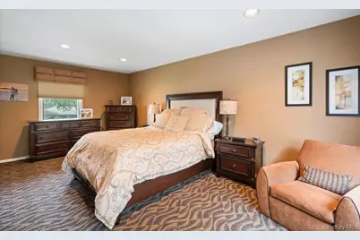 4 Newport Drive, Plainview, NY 11803 - Photo 29